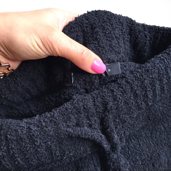 🖤 BLACK FLUFFY KNIT RELAXED SHORTS! - Picture 6 of 9